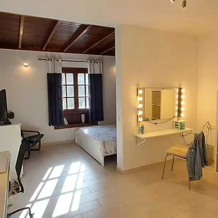 Hacha Grande Nyaraló